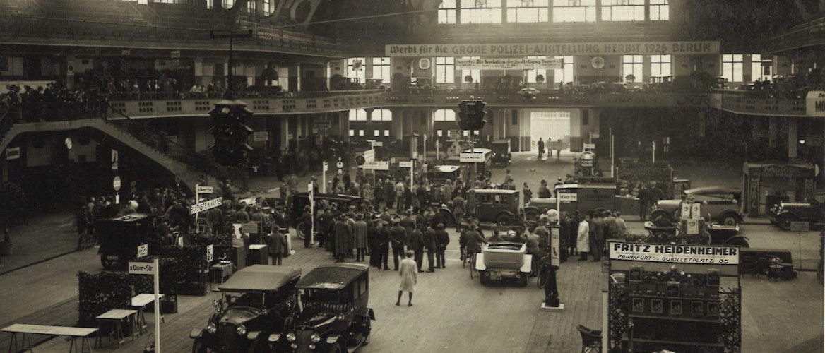 Archivfoto - Verkehrsregelungsschau